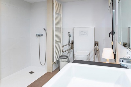 Aménagement de sanitaires PMR, guide complet pour l'accessibilité
